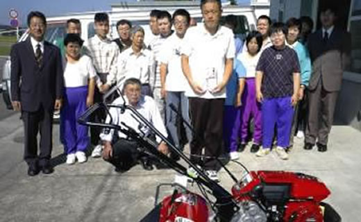<center>農作業用の耕運機を寄贈(静岡地協)</center>